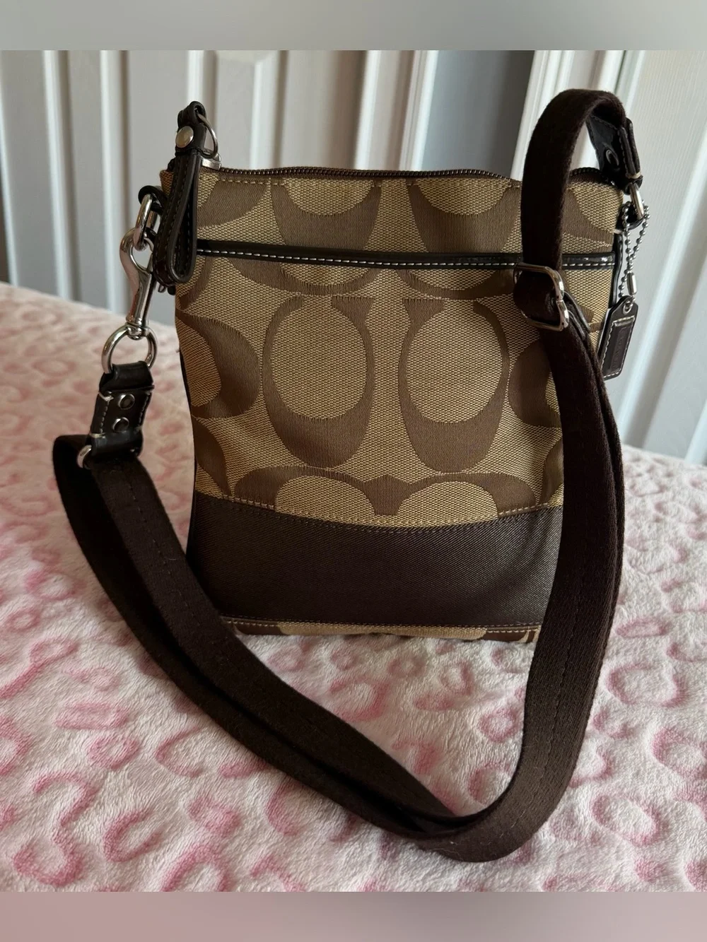 Coach Brown and Beige Signature Messenger Crossbody Purse Women’s